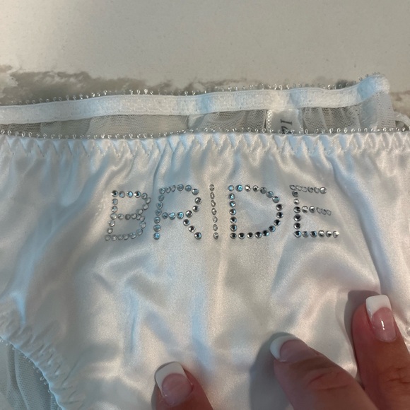 “BRIDE” white thong, 3 bows, rhinestones - Picture 1 of 3